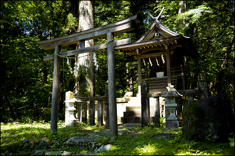 滝尾高徳水神社