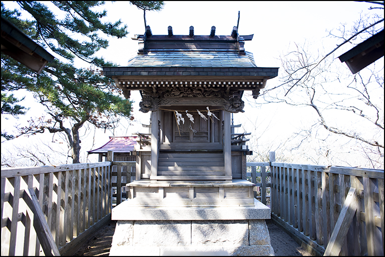 よんこ稲荷神社